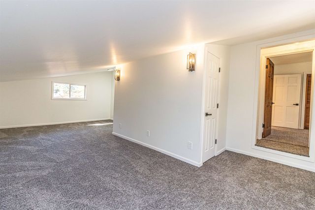 311 MORNINGSIDE DR, Selmer, TN 38375