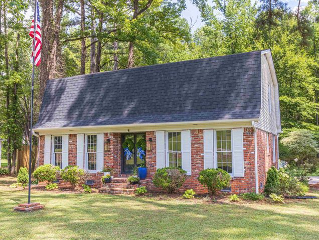 311 MORNINGSIDE DR, Selmer, TN 38375