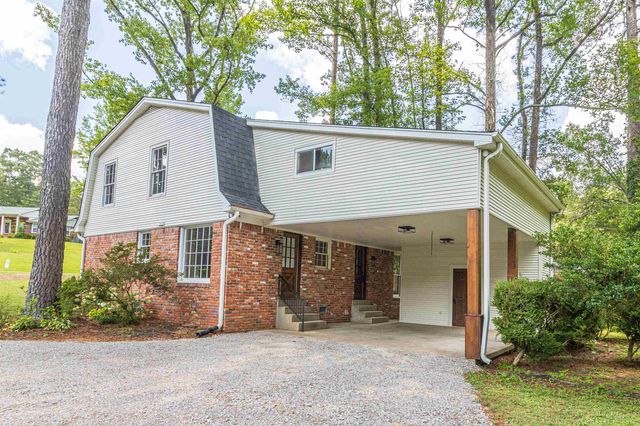 311 MORNINGSIDE DR, Selmer, TN 38375