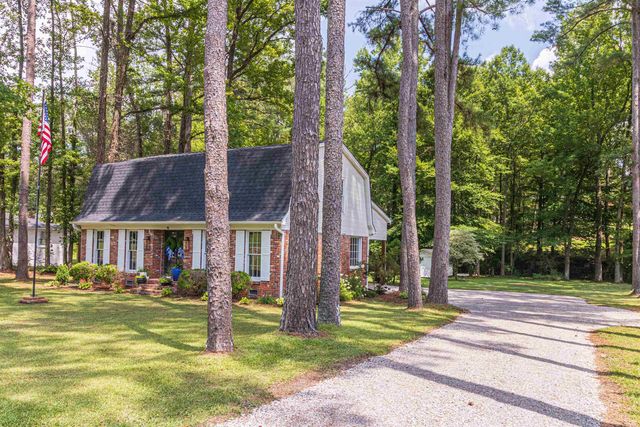 311 MORNINGSIDE DR, Selmer, TN 38375