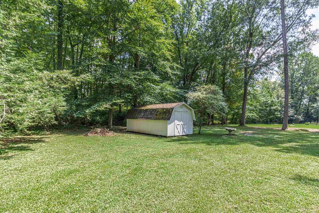 311 MORNINGSIDE DR, Selmer, TN 38375