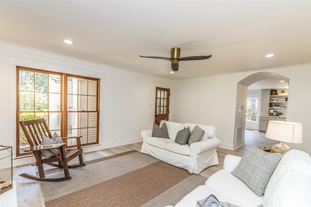 311 MORNINGSIDE DR, Selmer, TN 38375