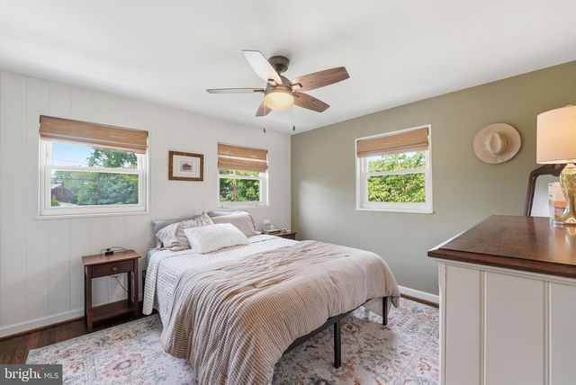 26 UNDERWOOD PL, Alexandria, VA 22304