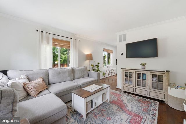 26 UNDERWOOD PL, Alexandria, VA 22304