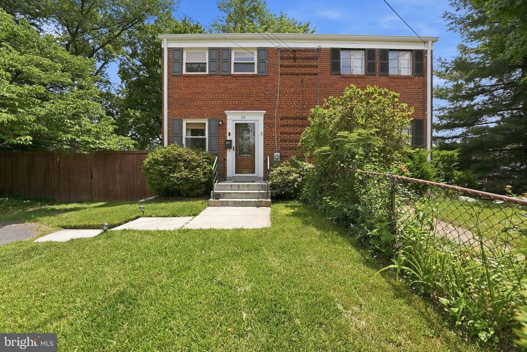 26 UNDERWOOD PL, Alexandria, VA 22304