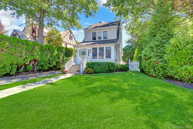 65 Roxbury Road, Garden City, NY 11530