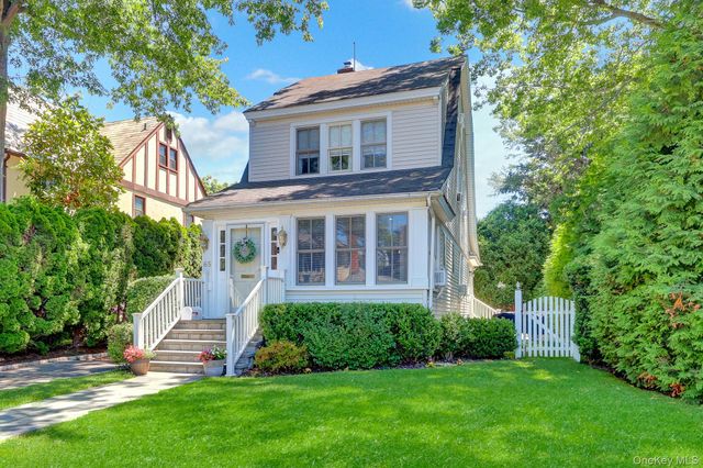 65 Roxbury Road, Garden City, NY 11530