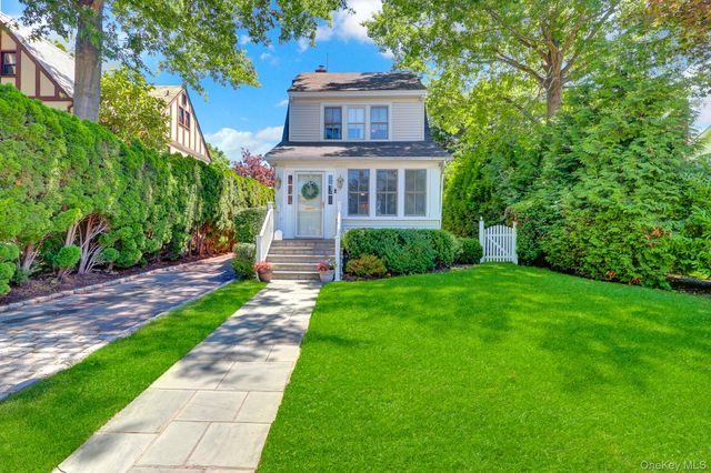 65 Roxbury Road, Garden City, NY 11530
