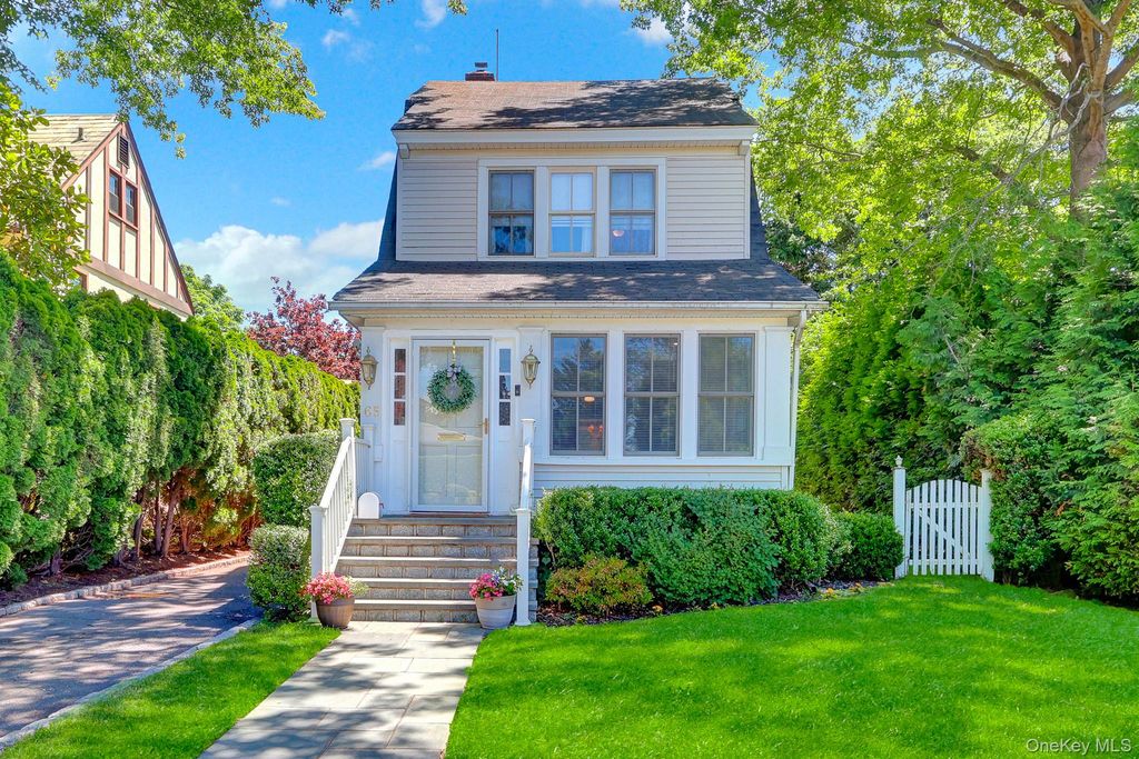 65 Roxbury Road, Garden City, NY 11530