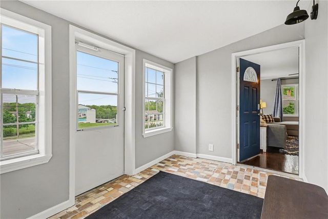 645 NE Barry Road, Kansas City, MO 64155