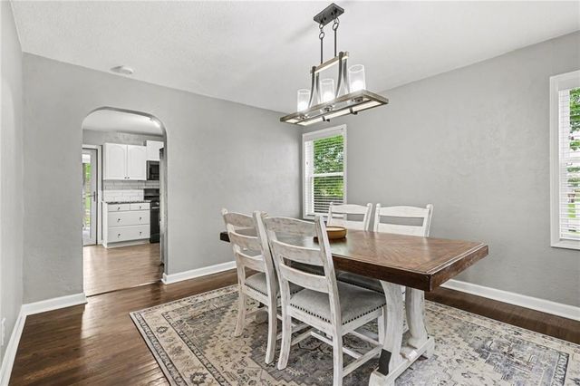 645 NE Barry Road, Kansas City, MO 64155