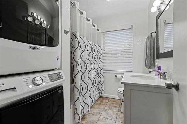 645 NE Barry Road, Kansas City, MO 64155