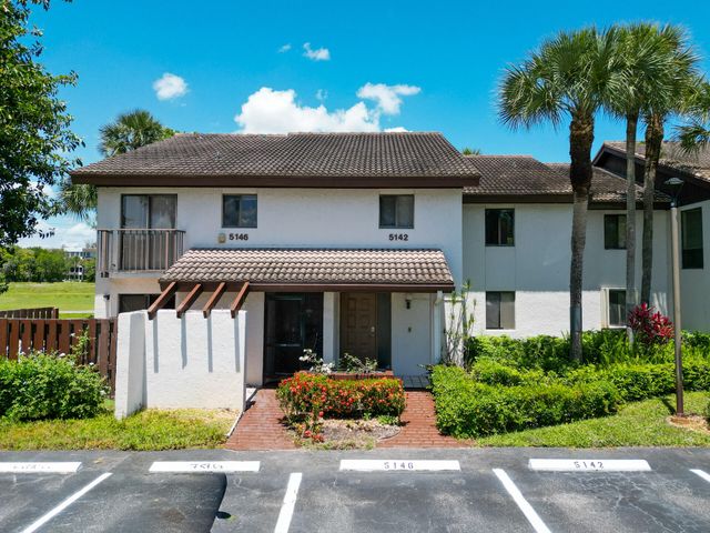 5142 Fountains Drive S, Greenacres, FL 33467