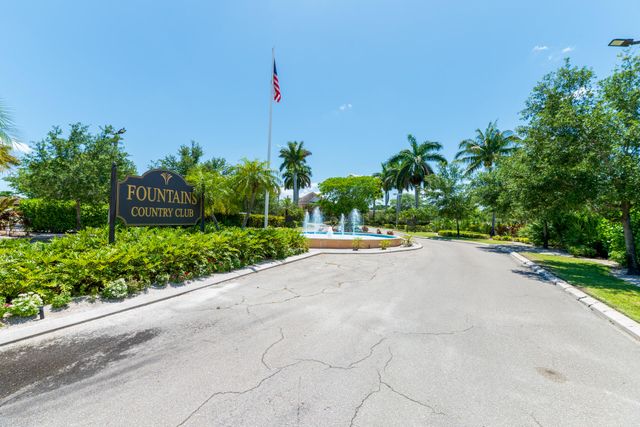 5142 Fountains Drive S, Greenacres, FL 33467