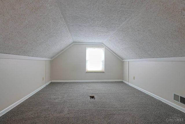 556 Grandin Avenue, Springdale, OH 45246
