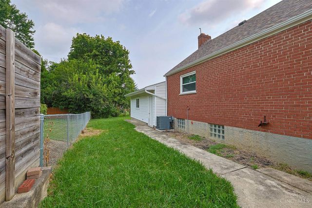556 Grandin Avenue, Springdale, OH 45246