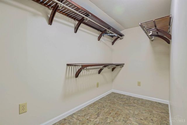 556 Grandin Avenue, Springdale, OH 45246