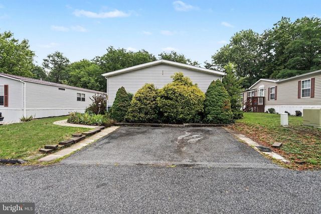 303 DALLAS DR, Grantville, PA 17028