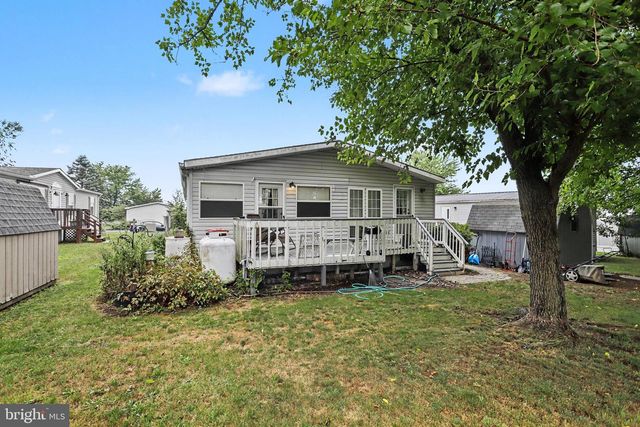 303 DALLAS DR, Grantville, PA 17028