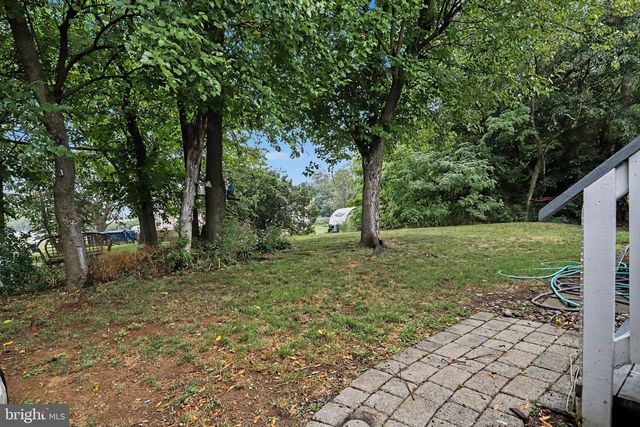 303 DALLAS DR, Grantville, PA 17028