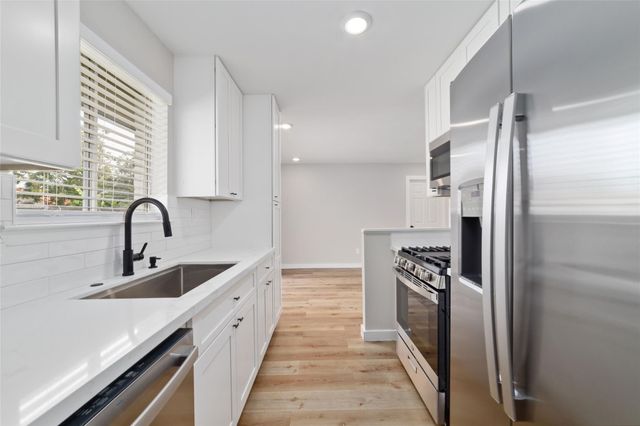 7706 Deadwood Drive, Houston, TX 77040