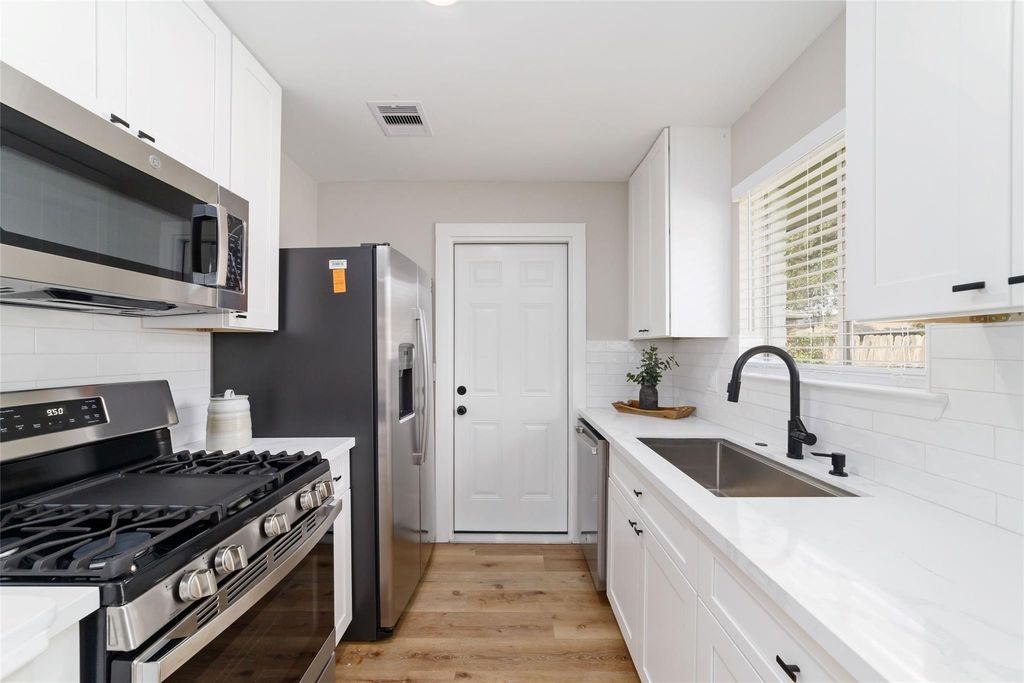 7706 Deadwood Drive, Houston, TX 77040