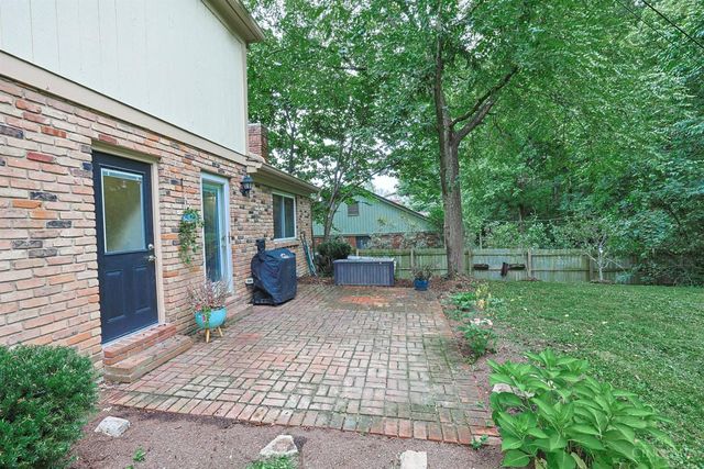 427 Flemridge Court, Wyoming, OH 45231