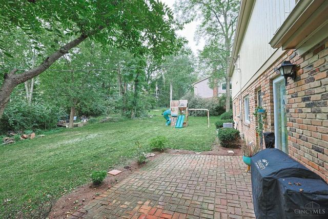 427 Flemridge Court, Wyoming, OH 45231