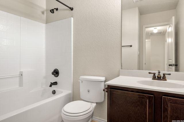 570 CREEKSIDE CIR, New Braunfels, TX 78130