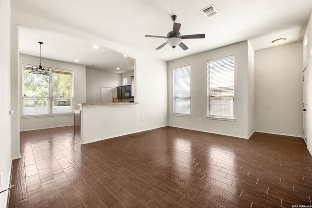 570 CREEKSIDE CIR, New Braunfels, TX 78130
