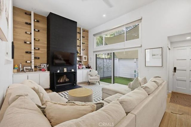 1915 Rockefeller Lane E, Redondo Beach, CA 90278