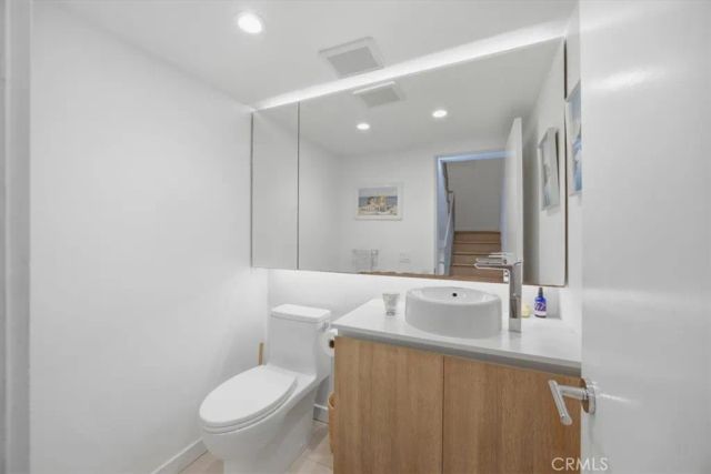 1915 Rockefeller Lane E, Redondo Beach, CA 90278