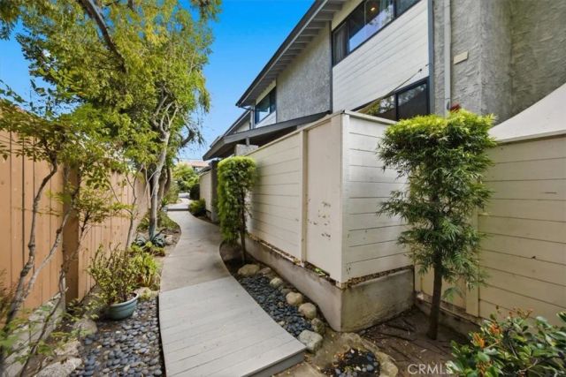 1915 Rockefeller Lane E, Redondo Beach, CA 90278