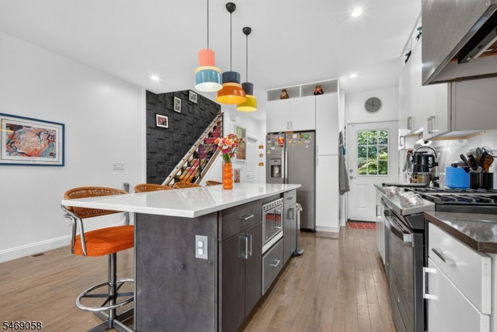 106 Astor Pl, Jersey City, NJ 07304 — exterior