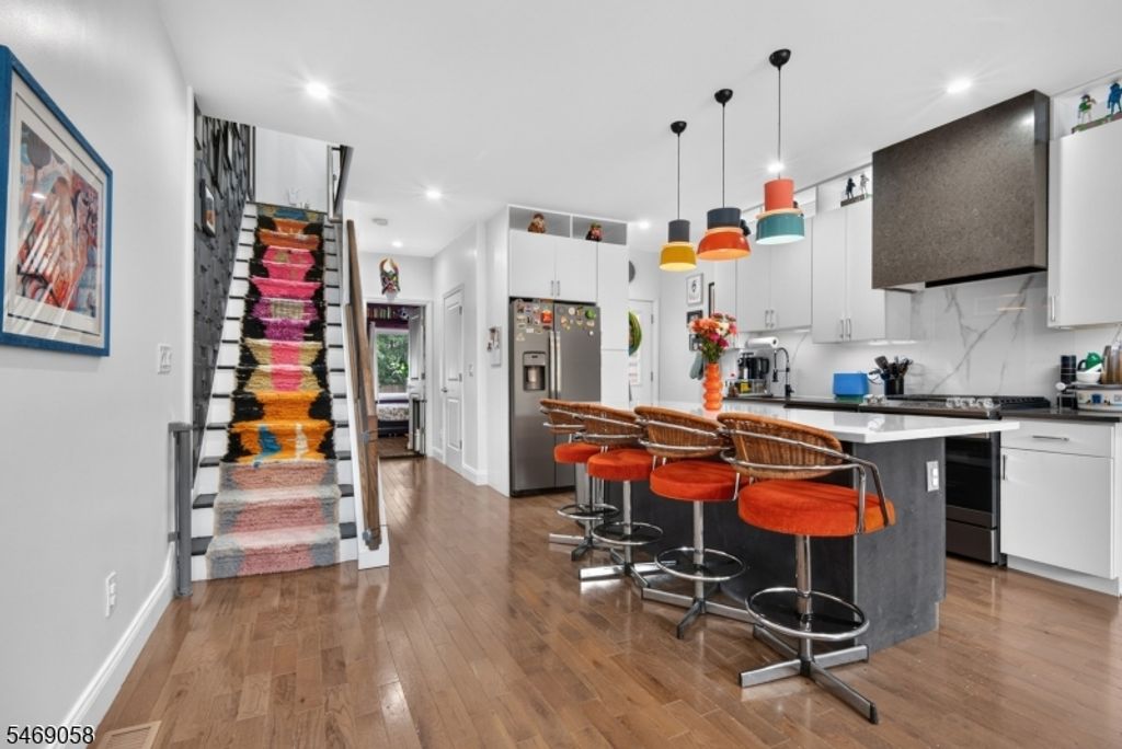 106 Astor Pl, Jersey City, NJ 07304 — photo 2