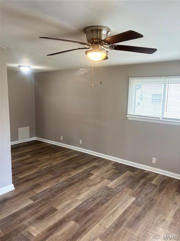 1020 Farmview Drive, Unincorporated, MO 63138