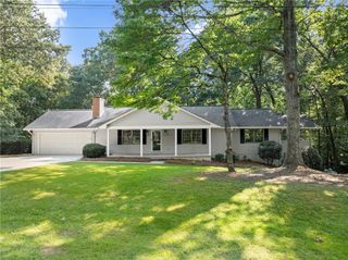 2760 Quillians Drive, Gainesville, GA 30506