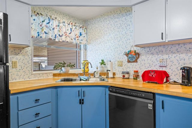 5529 GOLDEN GATE BOULEVARD, Polk City, FL 33868