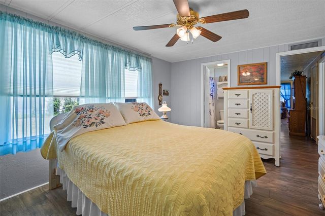 5529 GOLDEN GATE BOULEVARD, Polk City, FL 33868