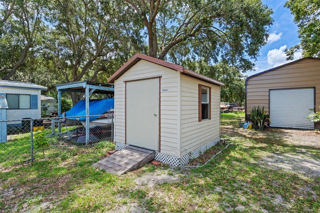 5529 GOLDEN GATE BOULEVARD, Polk City, FL 33868