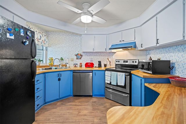 5529 GOLDEN GATE BOULEVARD, Polk City, FL 33868