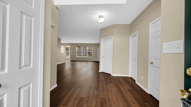 952 Portrait Place, Dyer, IN 46311