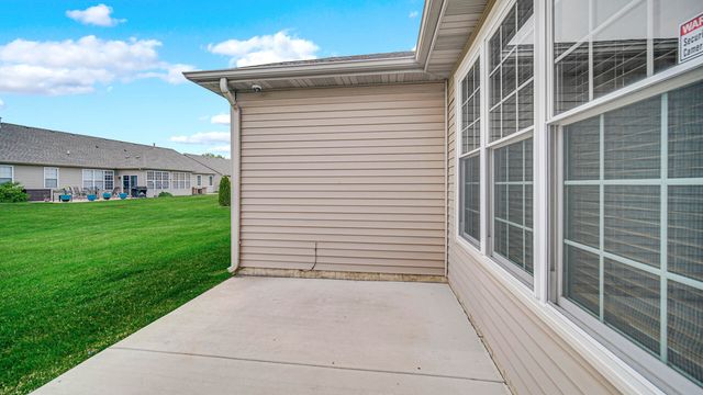 952 Portrait Place, Dyer, IN 46311