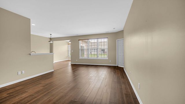 952 Portrait Place, Dyer, IN 46311