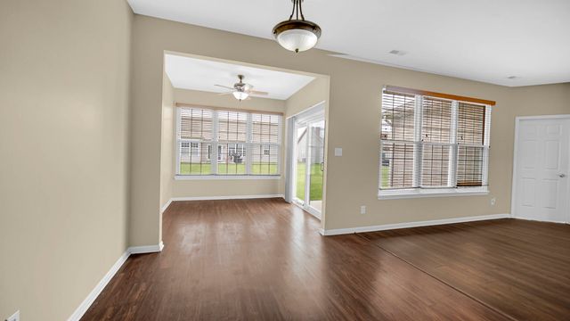 952 Portrait Place, Dyer, IN 46311