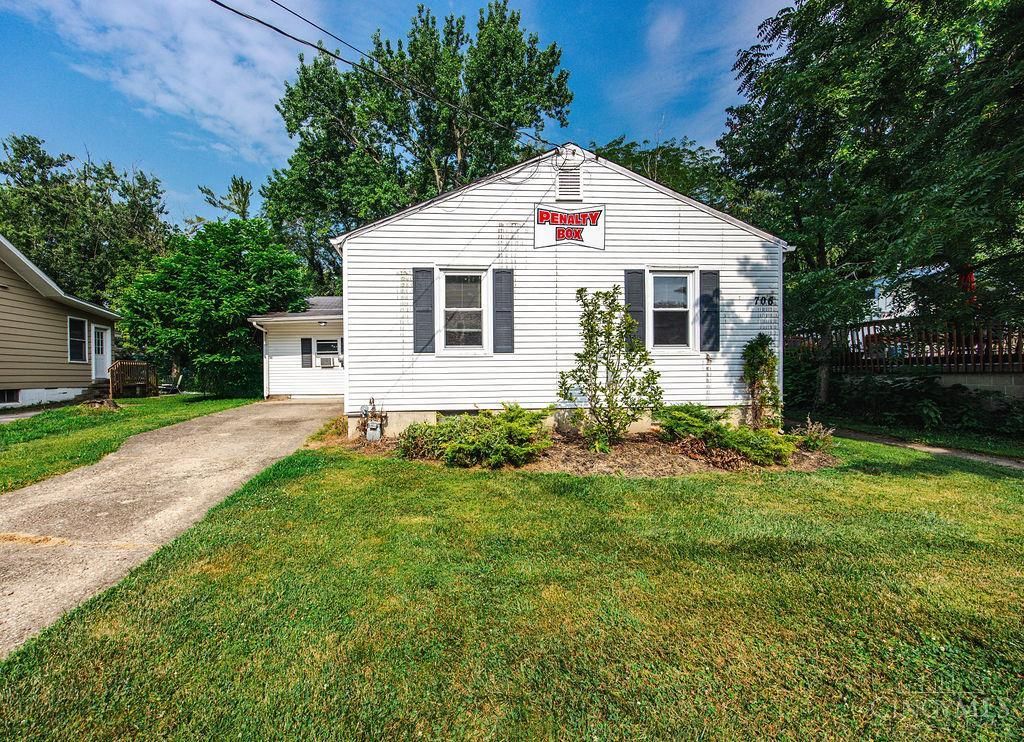 706 S Campus Avenue, Oxford, OH 45056
