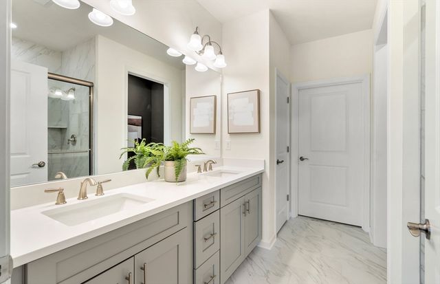5 Peters Farm Way 5205, Westborough, MA 01581