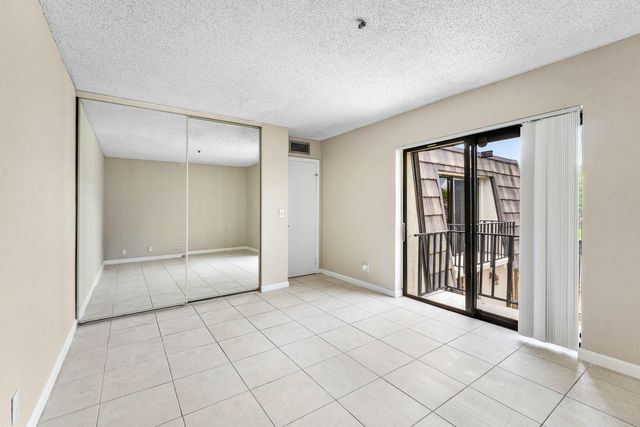 1534 FOREST LAKES Circle D, West Palm Beach, FL 33406