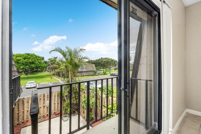 1534 FOREST LAKES Circle D, West Palm Beach, FL 33406