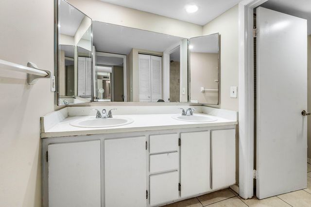1534 FOREST LAKES Circle D, West Palm Beach, FL 33406